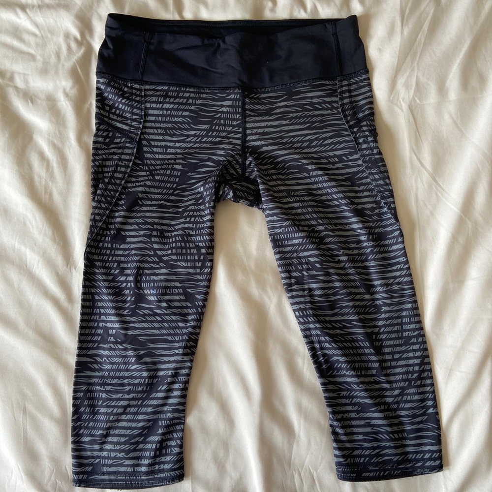 LULULEMON RUN TOP SOEED CROP SIZE 8 - Picture 6 of 6